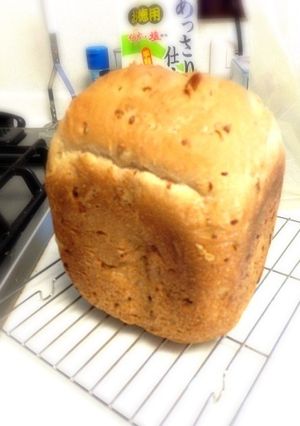 もっちりコリッ松の実食パン(HB)-レシピのメイン写真
