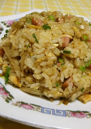 ごぼうとウインナーの醤油炒飯-レシピのメイン写真
