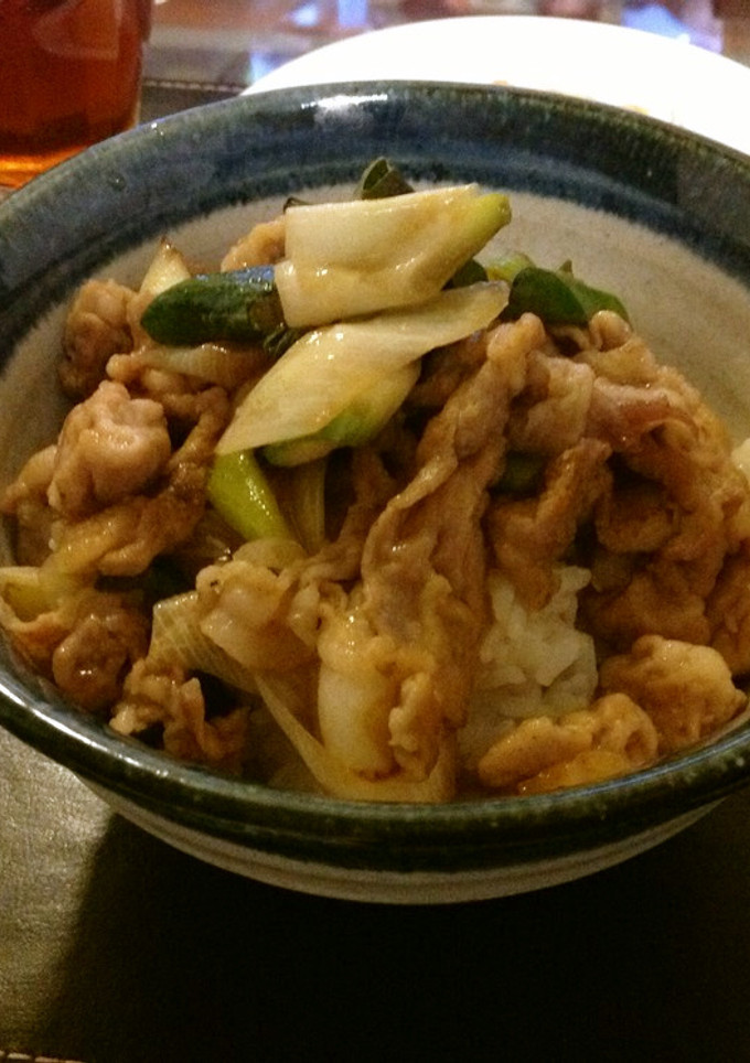 定番アレンジ♡とろ〜り下仁田ねぎ豚丼-レシピのメイン写真