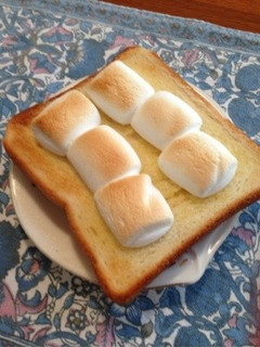 朝食に!とろーりマシュマロパン-レシピのメイン写真