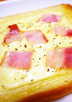 ランチに♪ベーコンペッパーチーズトースト-レシピのメイン写真