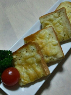 食パンでガーリックチーズトースト-レシピのメイン写真