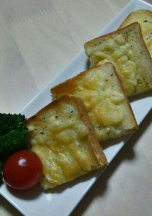 食パンでガーリックチーズトースト-レシピのメイン写真