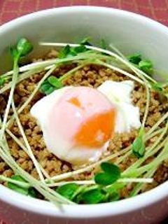 ピリ辛豚そぼろ丼-レシピのメイン写真