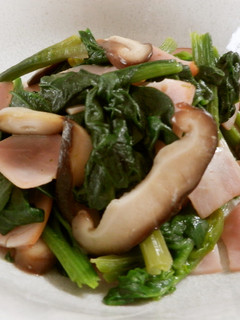 ちぢみほうれん草とハムの簡単炒め物-レシピのメイン写真
