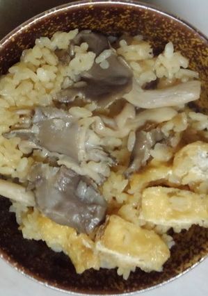 ヒラタケと油揚げで作るヒラタケご飯：美味-レシピのメイン写真