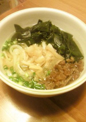 美味！わかめ入り肉うどん！-レシピのメイン写真