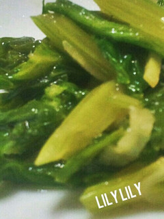 セロリの葉っぱタイ風炒め-レシピのメイン写真