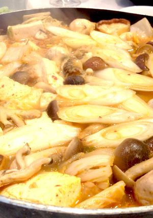 辛くなく野菜もたっぷり簡単「キムチ鍋」♪-レシピのメイン写真