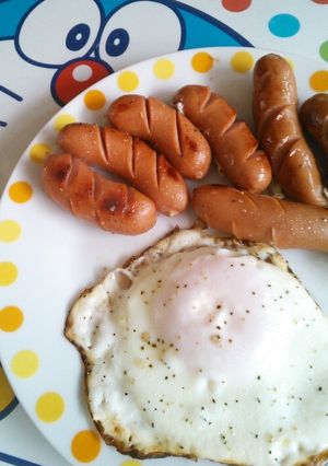 ＊一緒にやっちゃう目玉焼きとウィンナー＊-レシピのメイン写真
