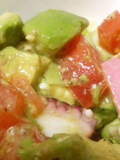 タコとアボカドとトマトのサラダ☆-レシピのメイン写真