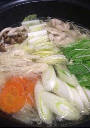 手羽元のチカラで鍋をグッと美味しく!-レシピのメイン写真