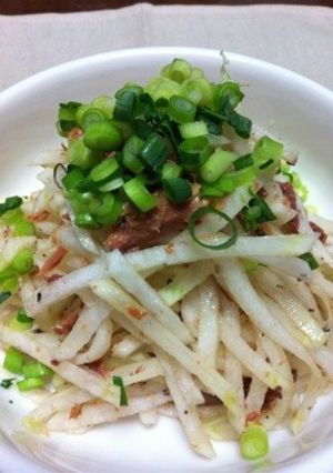 速攻、旨い、大根とサンマの蒲焼きサラダ-レシピのメイン写真