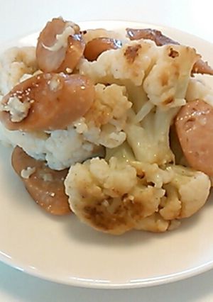 カリフラワーとウインナーの粉チーズ炒め☆-レシピのメイン写真