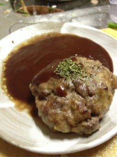 赤ワインに!絶品簡単!牛肉のミートバーグ-レシピのメイン写真