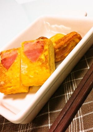 お弁当にハムやベーコンで♪型ぬき卵焼き♡-レシピのメイン写真