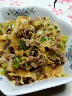 食べるラー油deキャベツと豚肉炒め♡-レシピのメイン写真