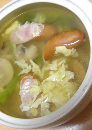 すごくおいしい！きのことウインナーのかき玉コンソメスープ-レシピのメイン写真