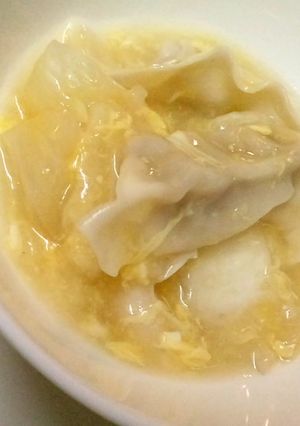 簡単♪市販の餃子と白菜の食べる卵スープ-レシピのメイン写真