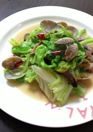 春香る☆キャベツとアサリのアンチョビ炒め-レシピのメイン写真