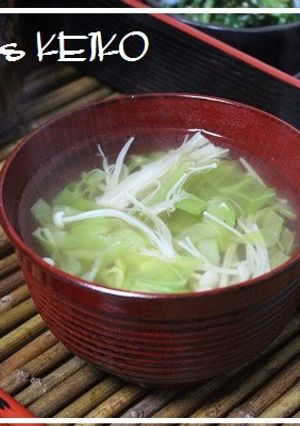 春キャベツとエノキのお吸い物-レシピのメイン写真