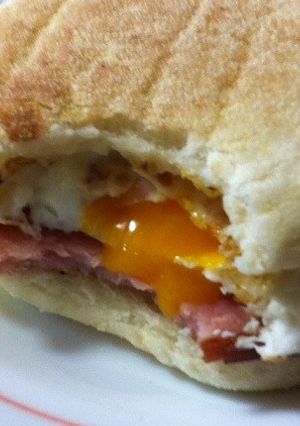 ガッツリ食べたい朝食☆ハムエッグマフィン-レシピのメイン写真