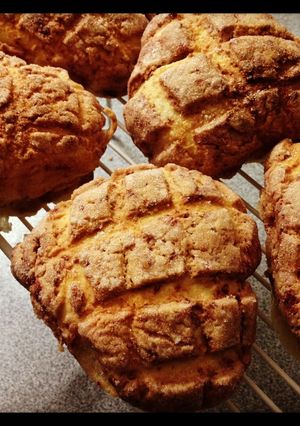 食べ切り分量のサクふわ♥苺のメロンパン♥-レシピのメイン写真