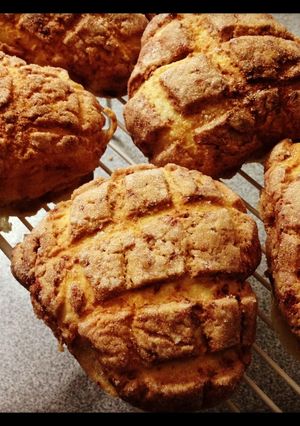 食べ切り分量のサクふわ♥苺のメロンパン♥-レシピのメイン写真