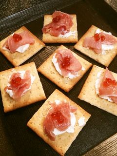 生ハムとクリームチーズのカナッペ-レシピのメイン写真