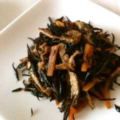 รูปของ 椎茸入りひじきの煮つけ