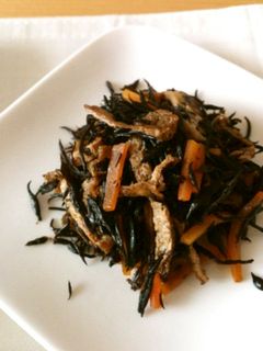 椎茸入りひじきの煮つけ-レシピのメイン写真