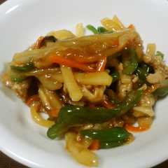 รูปของ ジャガイモで青椒肉絲