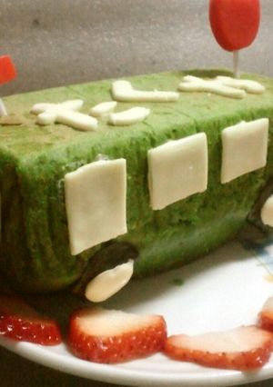 バスの誕生日ケーキ（パウンドケーキ）-レシピのメイン写真