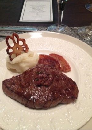 ごちそう牛モモのステーキ＊ショコラソース-レシピのメイン写真