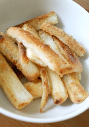 食パンの耳をはちみつきなこで♪-レシピのメイン写真