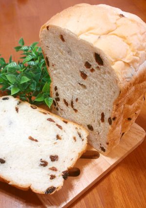 たっぷりが嬉しい♪レーズン食パン-レシピのメイン写真