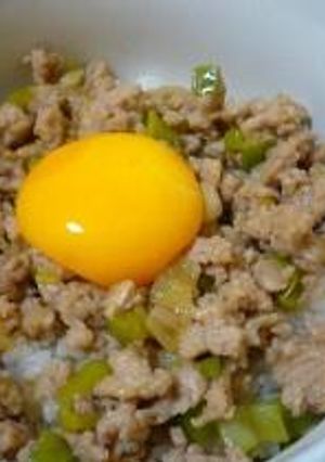 月見そぼろ丼-レシピのメイン写真