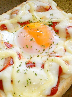 チーズたっぷり★目玉焼きトースト-レシピのメイン写真