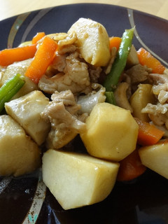 子供も喜ぶ 里いもと鶏肉のカレー醤油煮-レシピのメイン写真