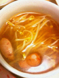 隠し味は…ソーセージもやしのトマトスープ-レシピのメイン写真