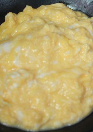 チーズと豆乳でふわふわスクランブルエッグ-レシピのメイン写真