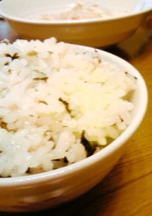 材料３つ☆超簡単わかめの炊き込みご飯-レシピのメイン写真