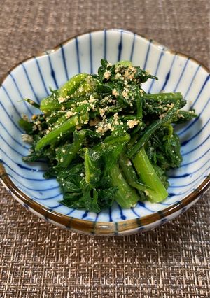 咳を鎮める効果！春菊の胡麻和え-レシピのメイン写真