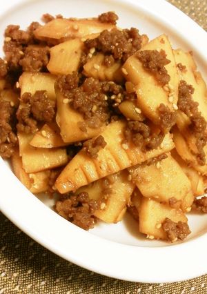 簡単お弁当にも◎筍の水煮と挽肉の甘辛炒め by 郁．． 【クックパッド