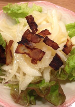 新玉ねぎとカリカリベーコンのサラダ-レシピのメイン写真