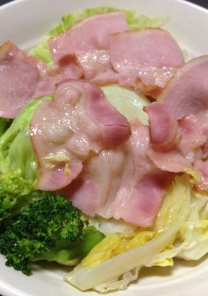 ベーコンが決め手！のうまうまホットサラダ-レシピのメイン写真