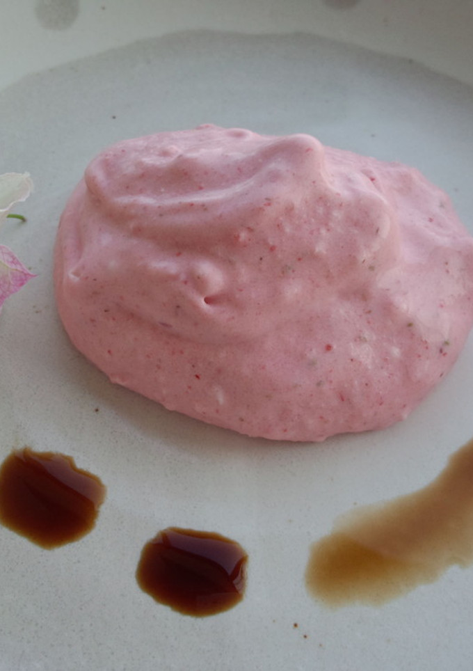 簡単いちごアイスクリーム-レシピのメイン写真