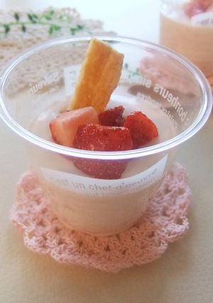 ダノンビオ☆ストロベリーソースムース-レシピのメイン写真