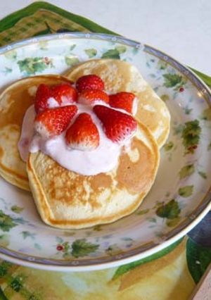 パンケーキ　with ダノンビオソース-レシピのメイン写真