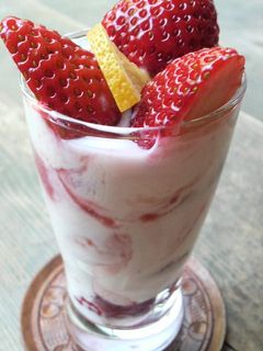 ダノンビオ簡単ヨーグルトパフェ-レシピのメイン写真